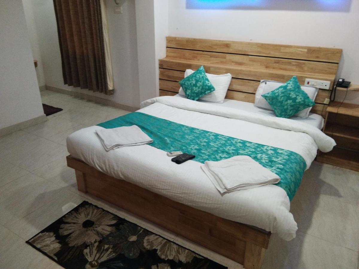 Hotel Sea Rock Jangli Ghat Bagian luar foto